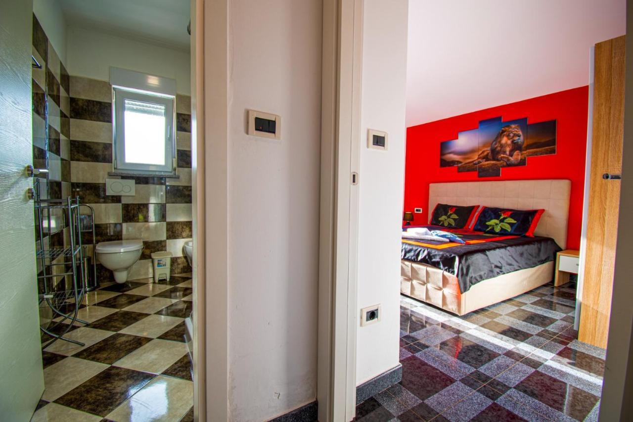 Apartments With Pool In Pula,Croatia Esterno foto