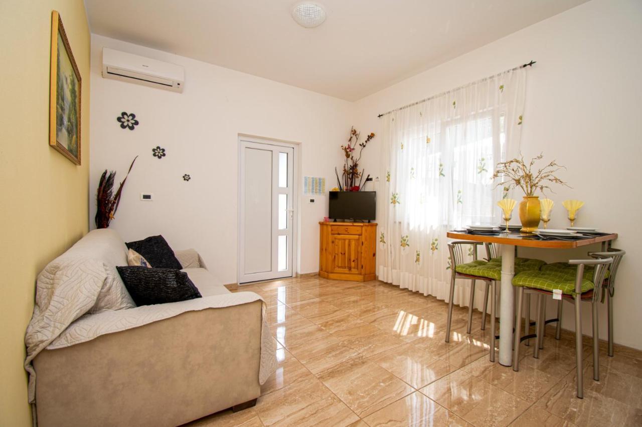 Apartments With Pool In Pula,Croatia Esterno foto