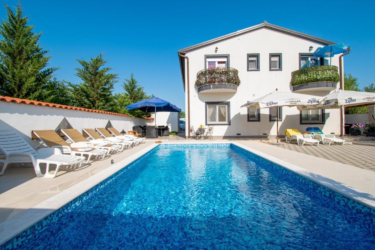Apartments With Pool In Pula,Croatia Esterno foto