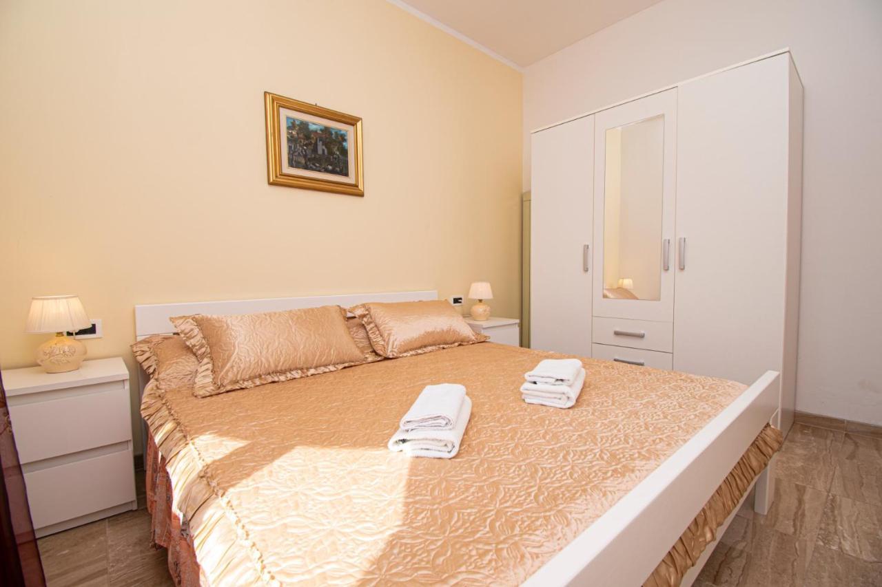 Apartments With Pool In Pula,Croatia Esterno foto