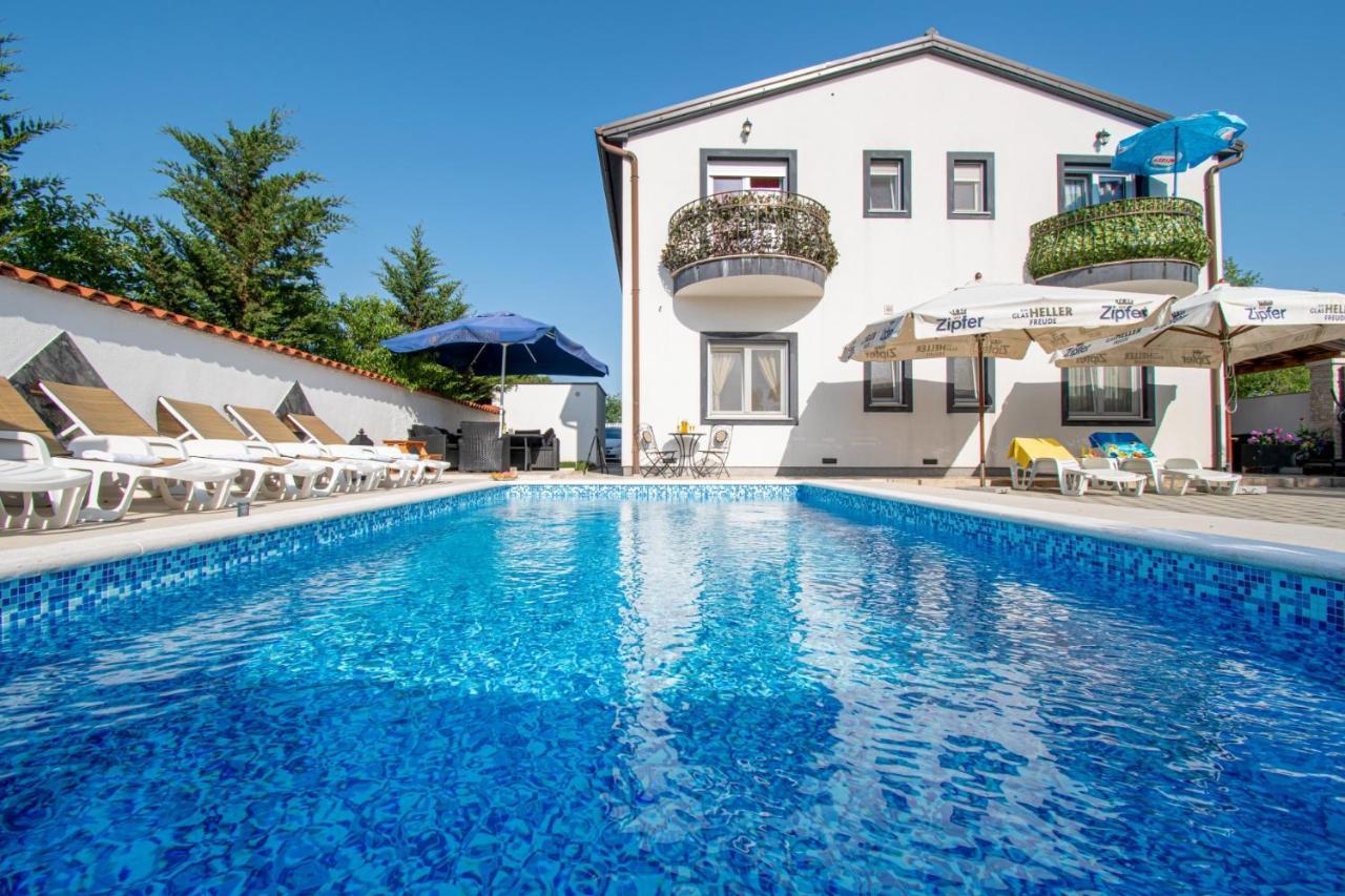 Apartments With Pool In Pula,Croatia Esterno foto