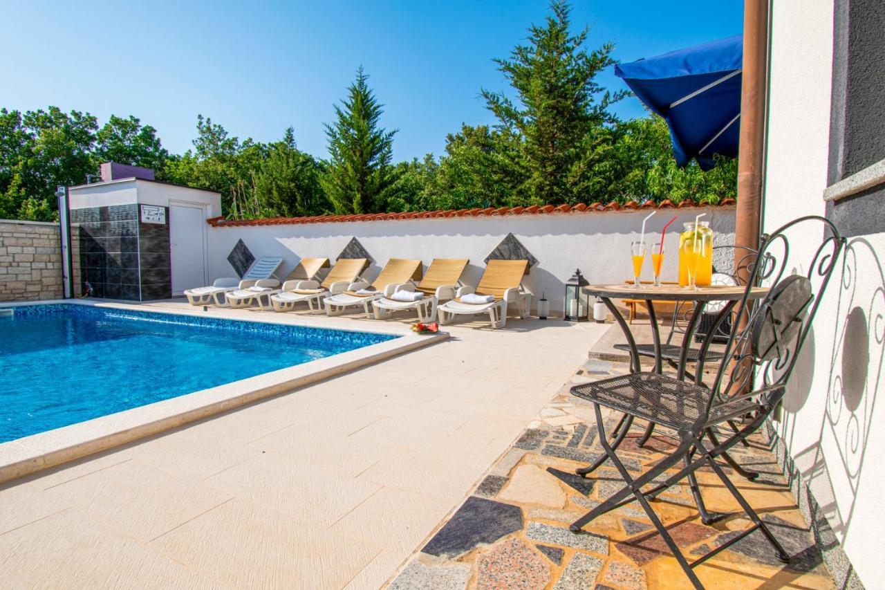 Apartments With Pool In Pula,Croatia Esterno foto