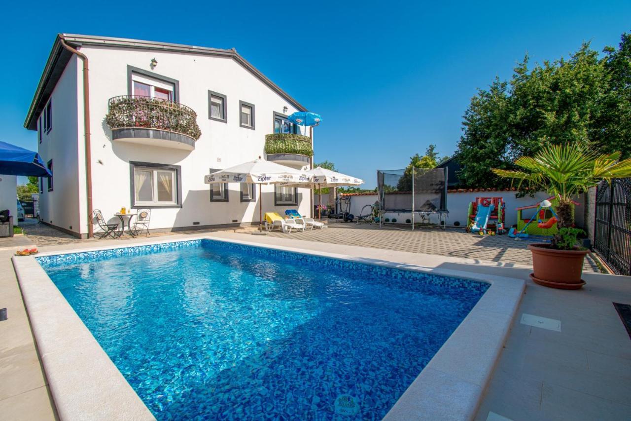 Apartments With Pool In Pula,Croatia Esterno foto