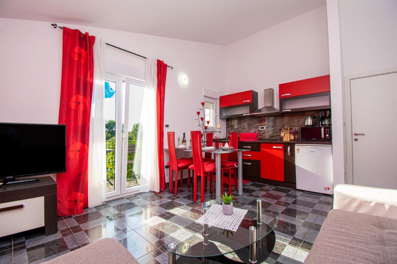 Apartments With Pool In Pula,Croatia Esterno foto