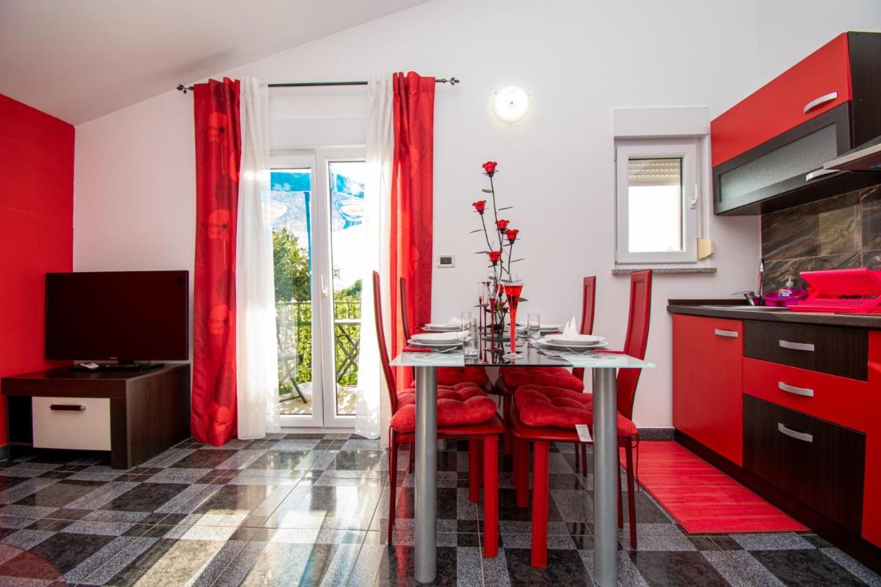 Apartments With Pool In Pula,Croatia Esterno foto