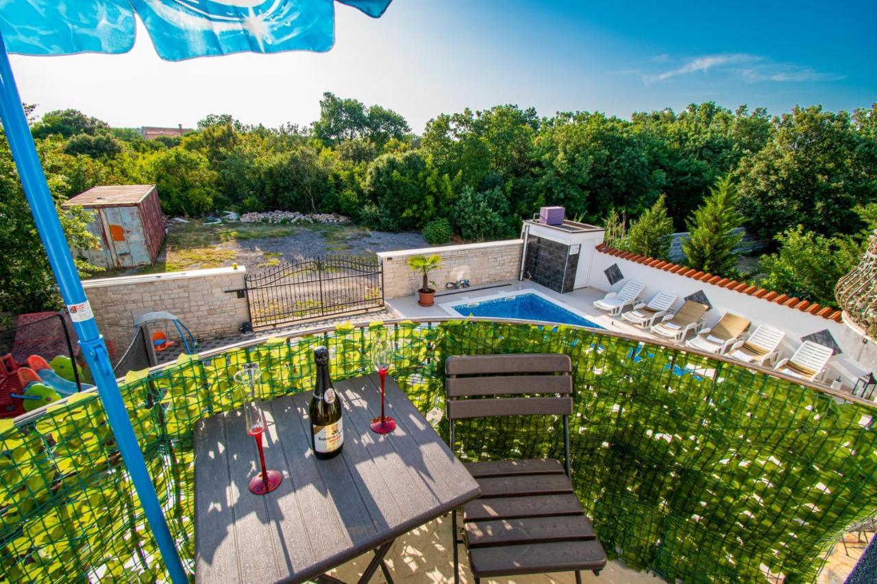 Apartments With Pool In Pula,Croatia Esterno foto