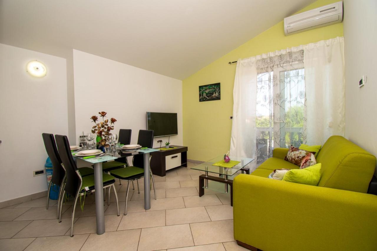 Apartments With Pool In Pula,Croatia Esterno foto