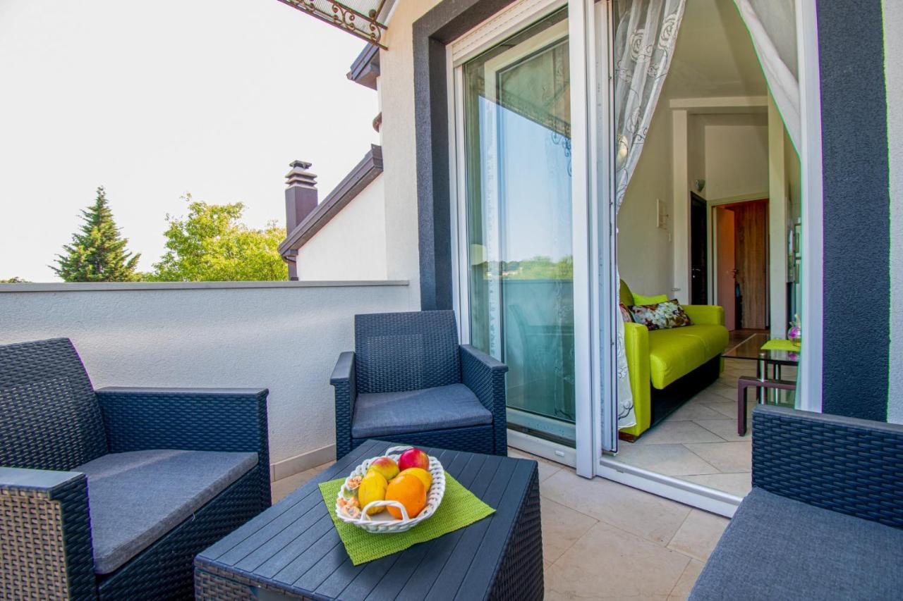 Apartments With Pool In Pula,Croatia Esterno foto