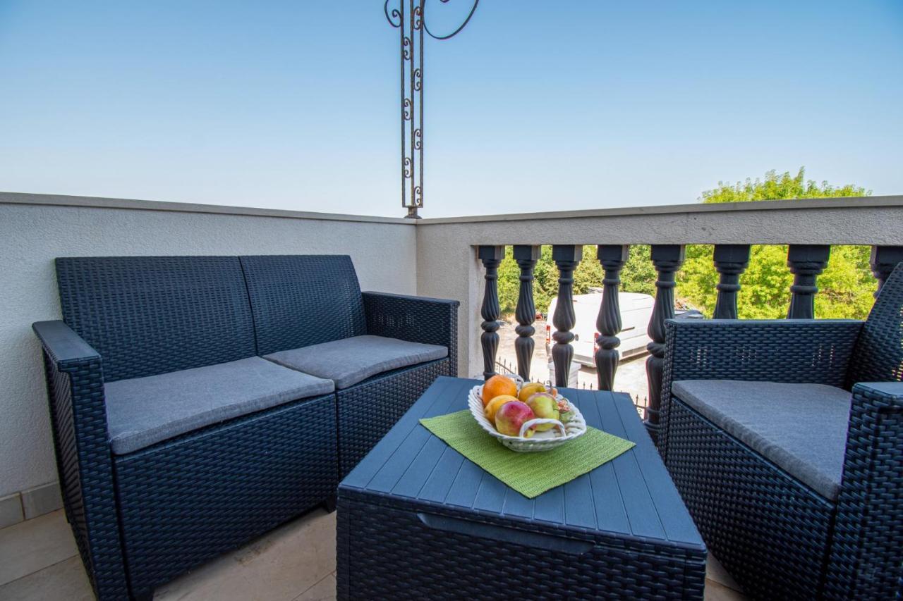 Apartments With Pool In Pula,Croatia Esterno foto